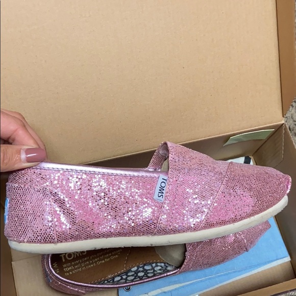 TOMS pink glitter size 7.5 - Picture 3 of 5